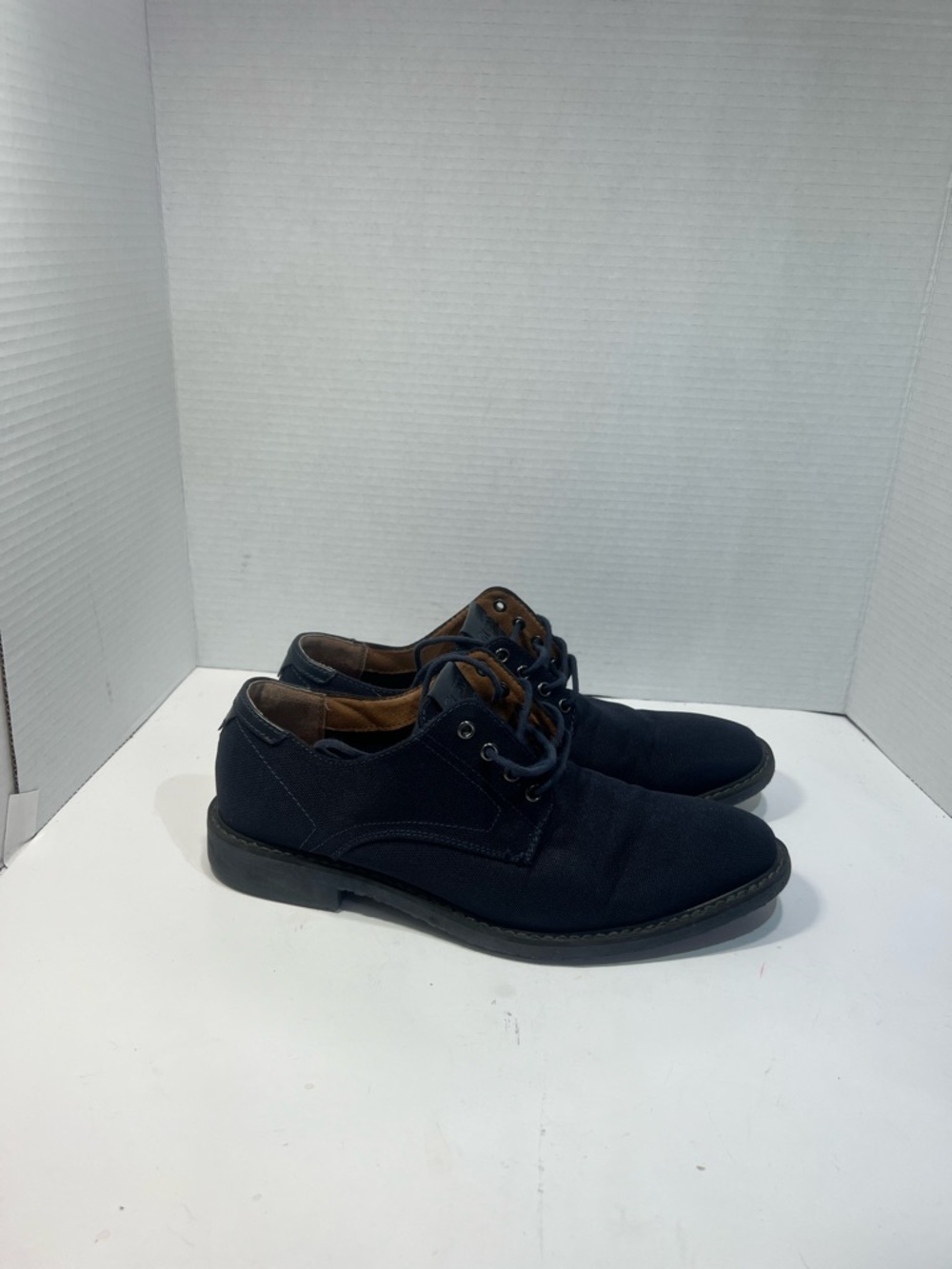 Guess Men's Navy and Brown Lace-Up Oxfords